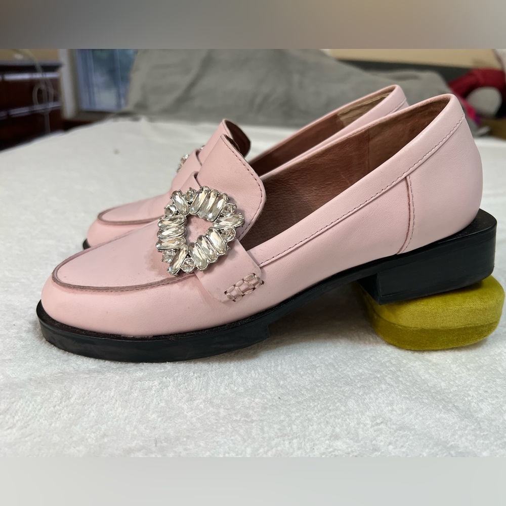 Loafers pink size 6 Gianni Bini